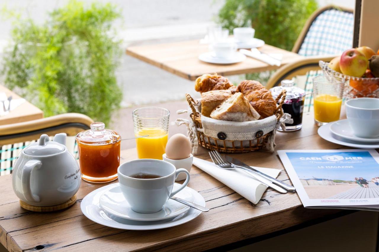 Hotel De Lion Sur Mer 외부 사진
