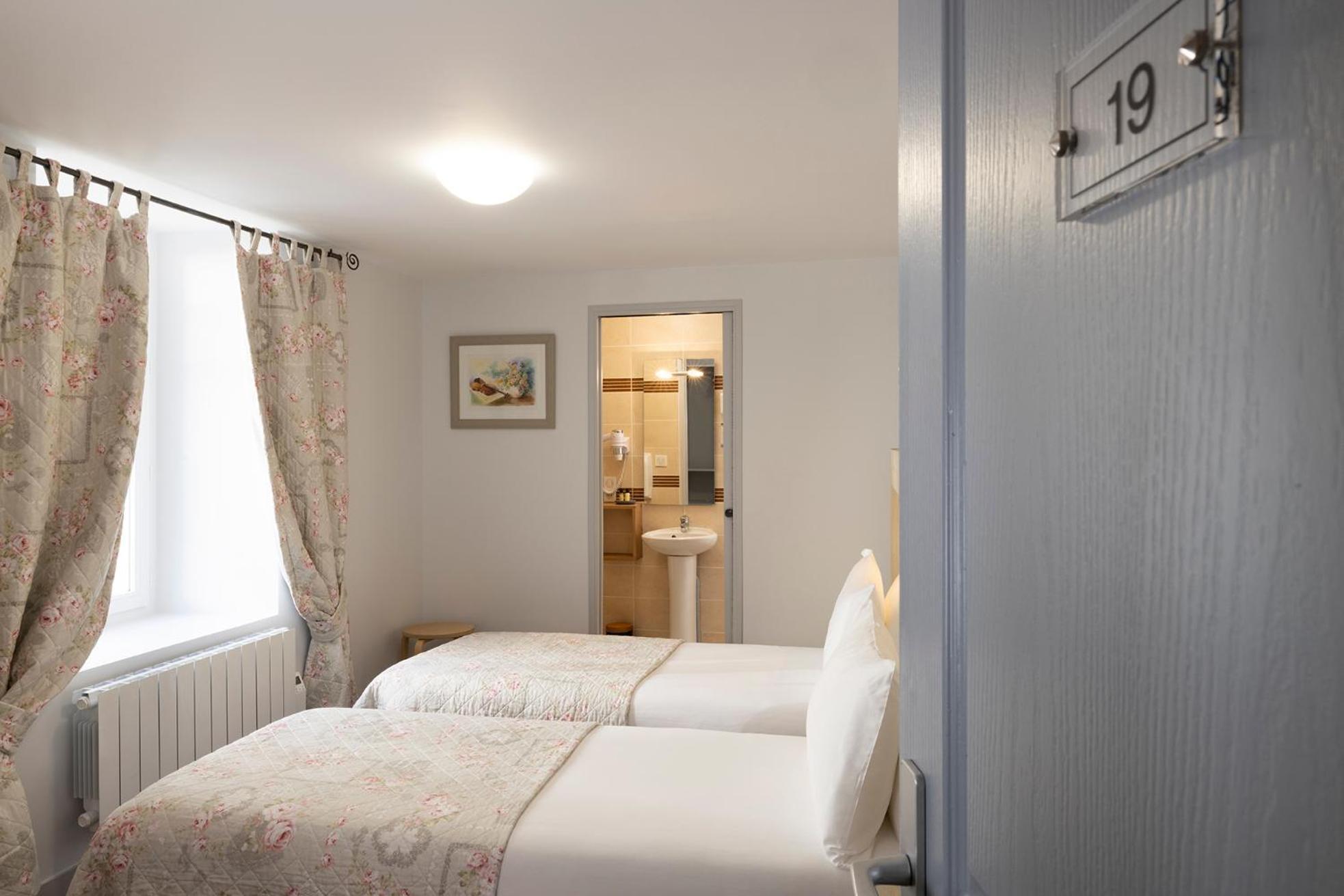 Hotel De Lion Sur Mer 외부 사진