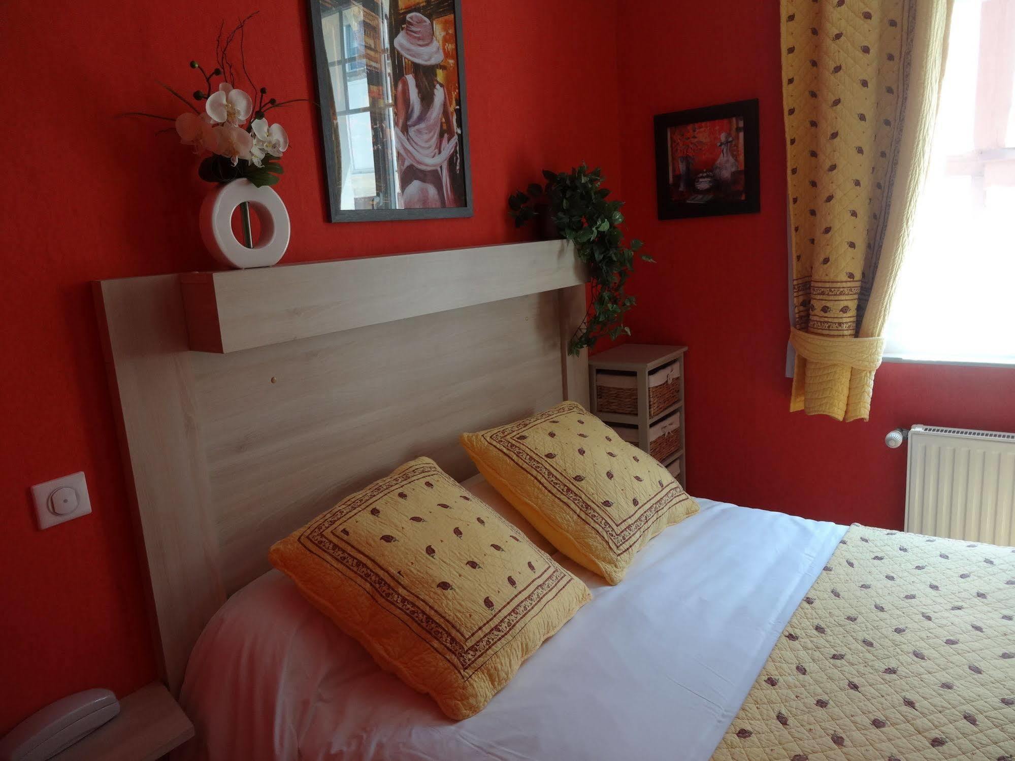 Hotel De Lion Sur Mer 외부 사진