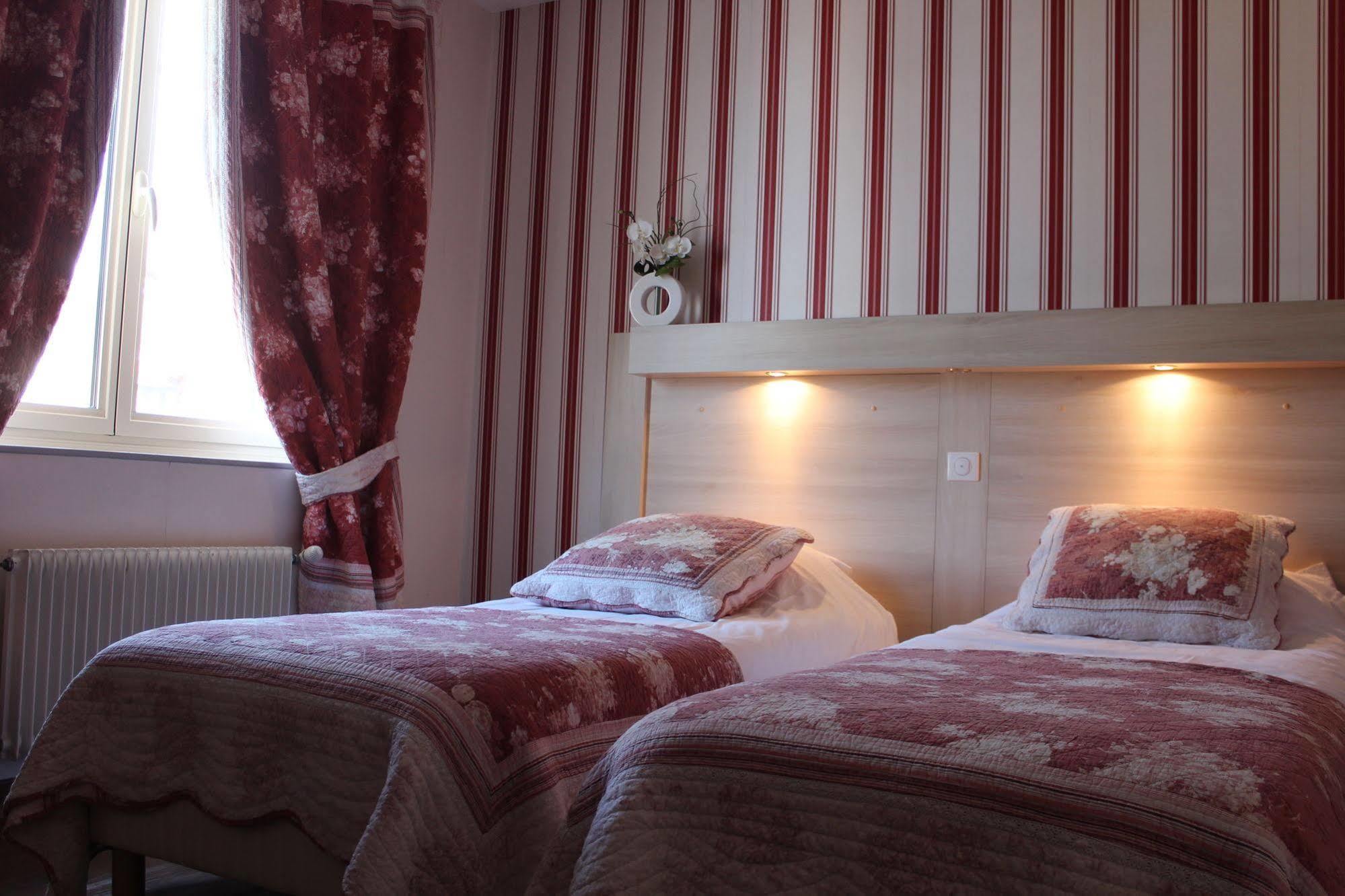 Hotel De Lion Sur Mer 외부 사진