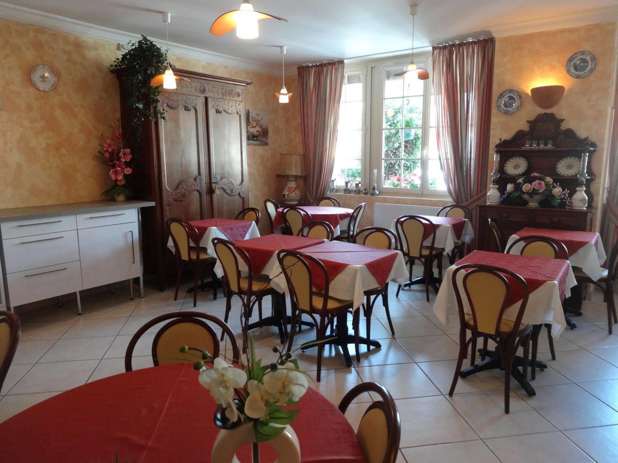 Hotel De Lion Sur Mer 외부 사진